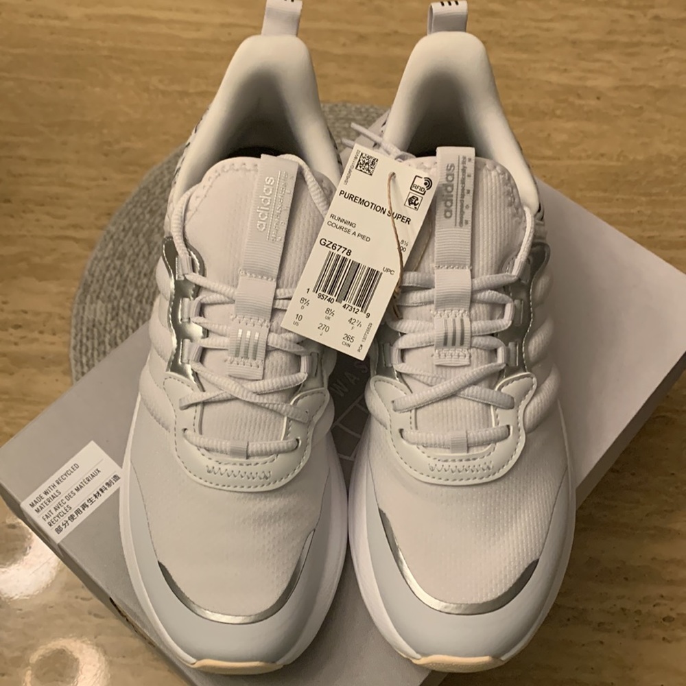 Adidas Sneakers
